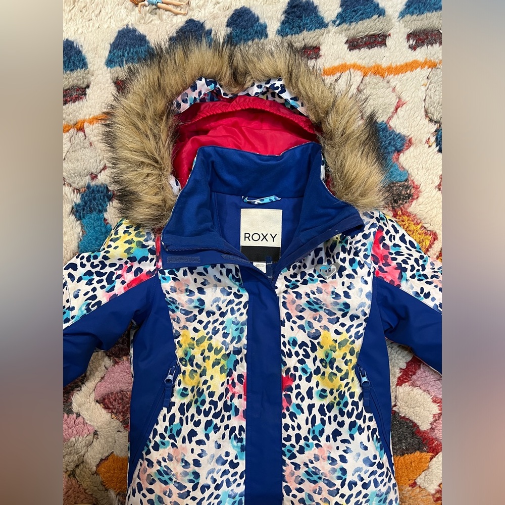 Worn Roxy snowsuit. 4-5t